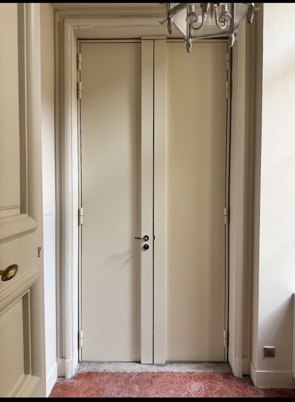 Equiper une très grande porte contre le cambriolage à Avignon dans le centre-ville