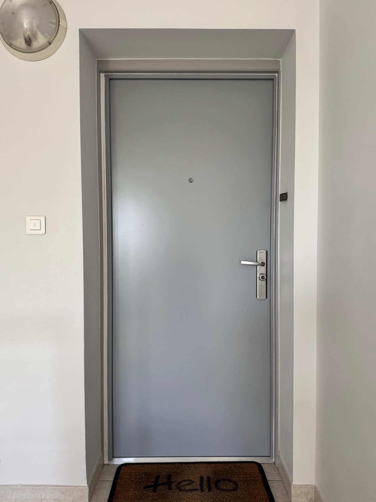 Installation porte blindée pour appartement Fichet Foxeo HIS à Orange dans le Vaucluse