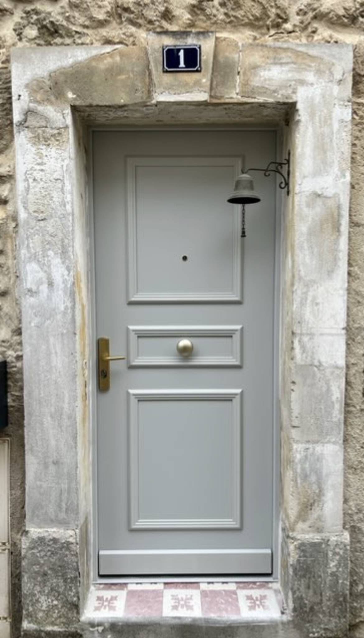 Faire installer une porte blindée dans les Alpilles