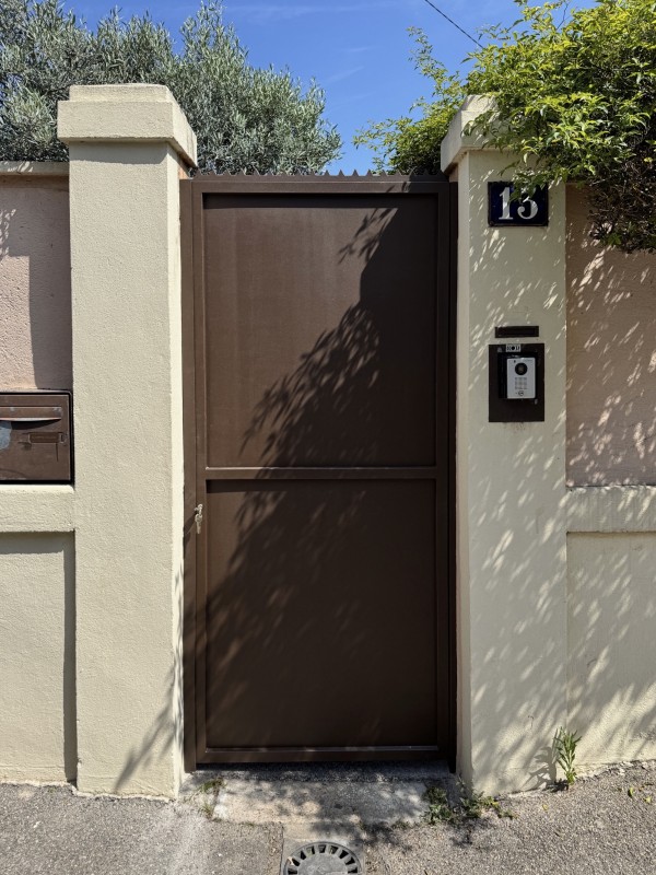 Faire installer un portail en fer forgé sur mesures à Avignon dans le Vaucluse