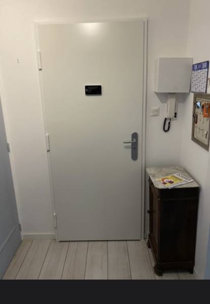 porte d'appartement en rez de chaussée à Avignon