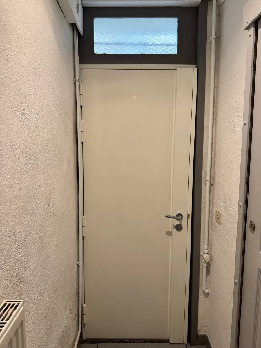 Blindage  de porte d'entrée sur mesures avec serrure de sécurité à Avignon dans le Vaucluse